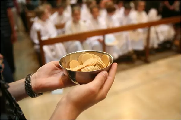 Hosts for eucharist