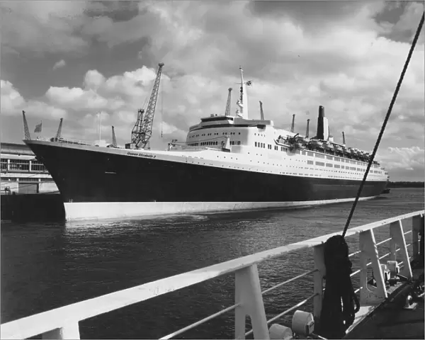 QE2. The QE2 (Queen Elizabeth II) liner moored alongside Southamptons Ocean terminal