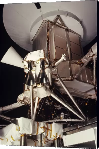 Magellan spacecraft, Martin Marietta Astro, low angle view