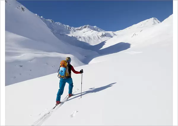 Ski tour walker to the Rietzer Grieskogel, Stubai Alps, Kuhtai, Tyrol, Austria