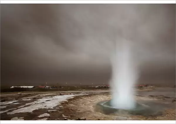 Strokkur, fountain geyser, with volcanic ash cloud, South Iceland, Iceland, Europe