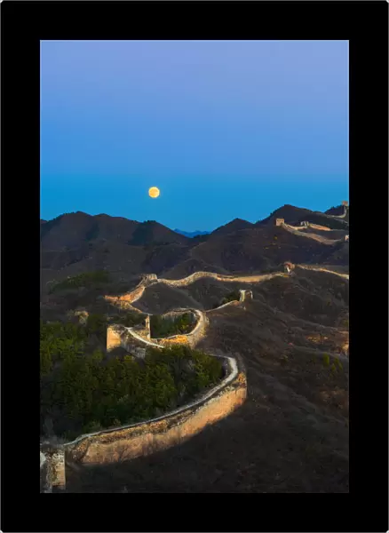 The great wall of china at moonrise