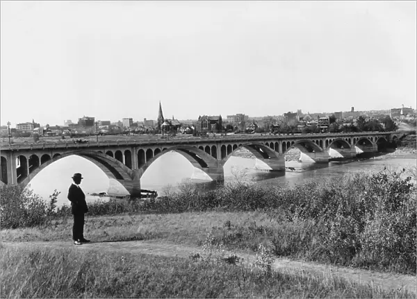 Saskatoon. A bridge over the Saskatchewan River in Canada