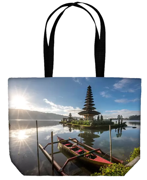 Pura Ulun Danu Bratan, Hindu temple on Bratan lake, Famous tourist attraction in Bali