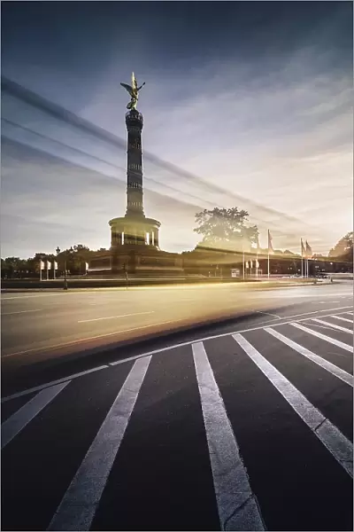 Victory Column with trace of light, Berlin-Mitte, Berlin, Germany