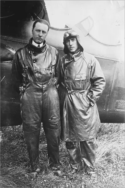 Brothers in a long non stop flight. The brothers Arrachart left Le Bourget aerodrome