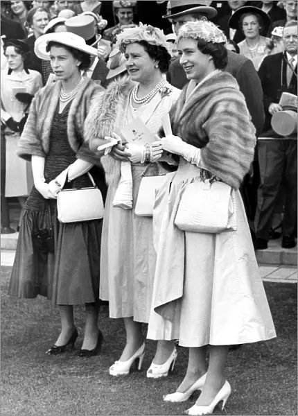 Racing - Royal Ascot Meeting - Second Day H. M. The Queen with H. M. Queen Elizabeth