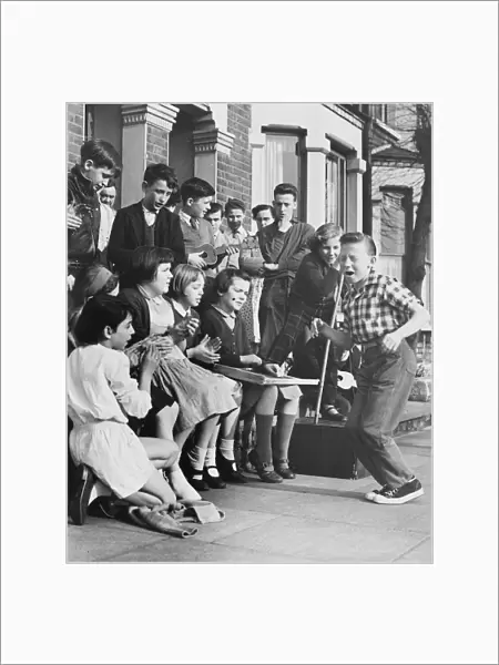 Open Air Rehearsal. Rehearsing in the streets of Deptford finds a ready audience for Peter Martin