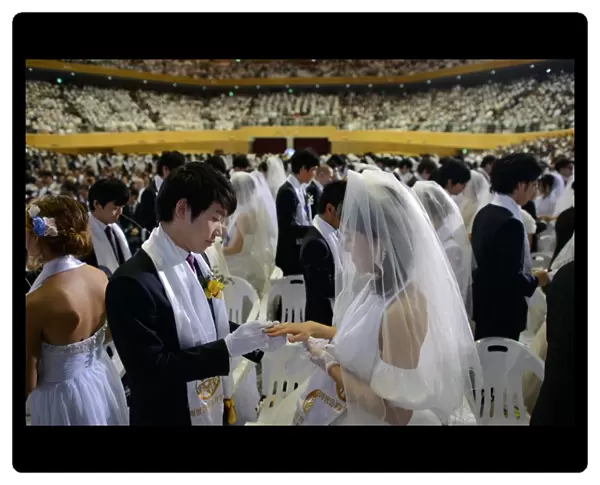 Skorea-Theme-Love-Religion-Unification-Marriage