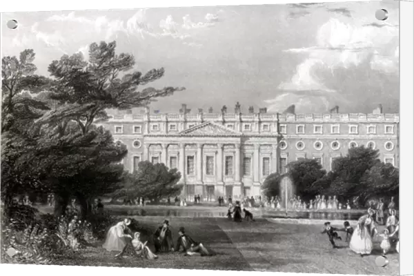 Hampton Court Palace (engraving) (b  /  w photo)
