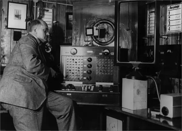 Transmission receptor, Berlin, c. 1929 (b  /  w photo)