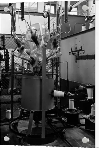 Picture of a high-voltage mercury glass rectifier for radio broadcasting at Oesterreisische