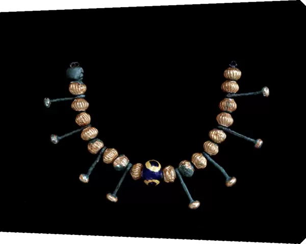 Necklace made of gold, bronze and glass paste, 630 BC