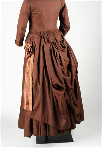 Walking or day dress, 1880-85 (textile) (see also 3700633 and 3700634)