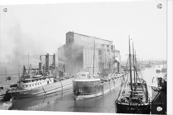 Great Northern Elevator and shipping, Buffalo, New York, 1900 (b  /  w photo)
