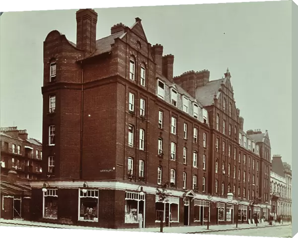 Boundary Estate: exterior of Cleeve Buildings, London, 1901 (photo)