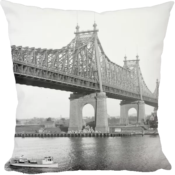 Blackwells Island Bridge, New York City, USA, c. 1910 (b  /  w photo)
