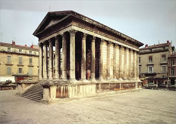 View of the Maison Carree, c. 19 BC (photo)