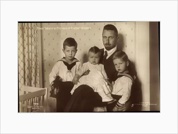 Ak Prince Oskar of Prussia with his children, Liersch 7949 (b  /  w photo)