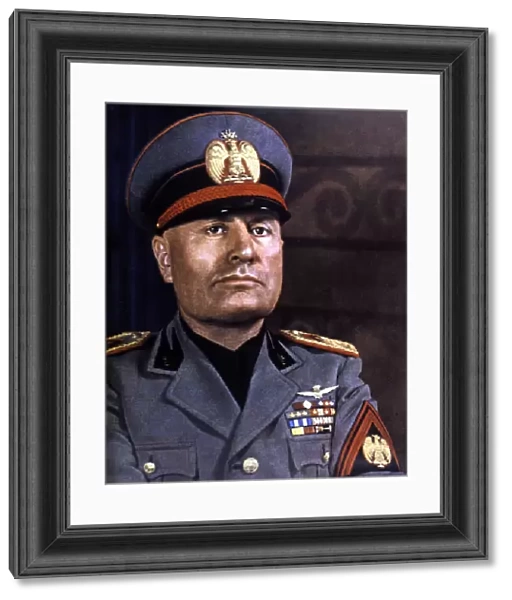 Portrait of Mussolini (photo)