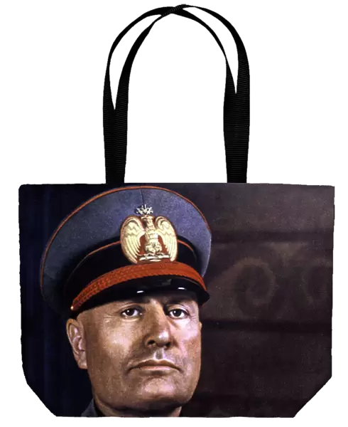 Portrait of Mussolini (photo)