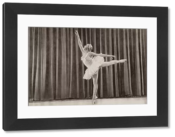 Galina Ulanova, Soviet Russian ballerina (b  /  w photo)