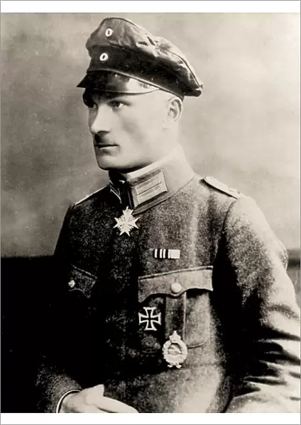 Portrait of Manfred von Richthofen, c. 1915 (photo)