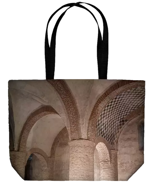 Romanesque art: view of the narthex of the cathedrale Saint Philibert de Tournus, completed at the end of the 10th century. Abbey of Tournus (Saone and Loire)