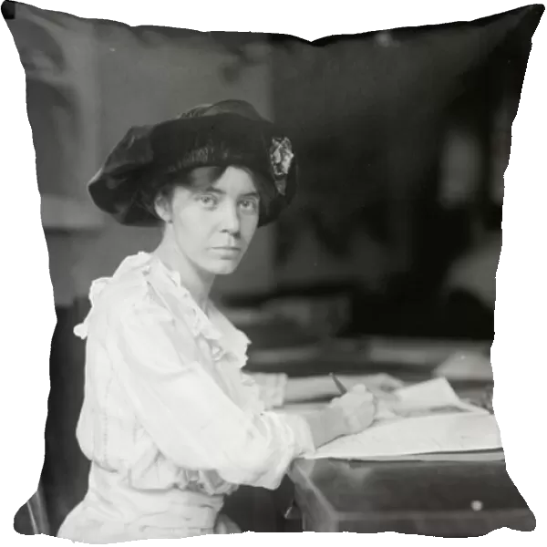 Alice Paul, 1915 (b / w photo)