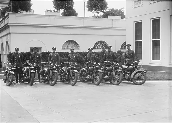 Policeman and Motorcycles at White House, Washington DC, USA, May 1930 (b / w photo)