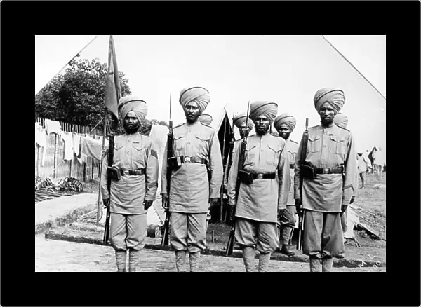 Sikh Soldiers from the British Indian Army serving in China, 1900 (b / w photo)