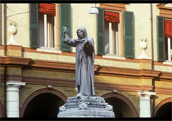 Statue of Girolamo Savonarola (1452-98) (photo)