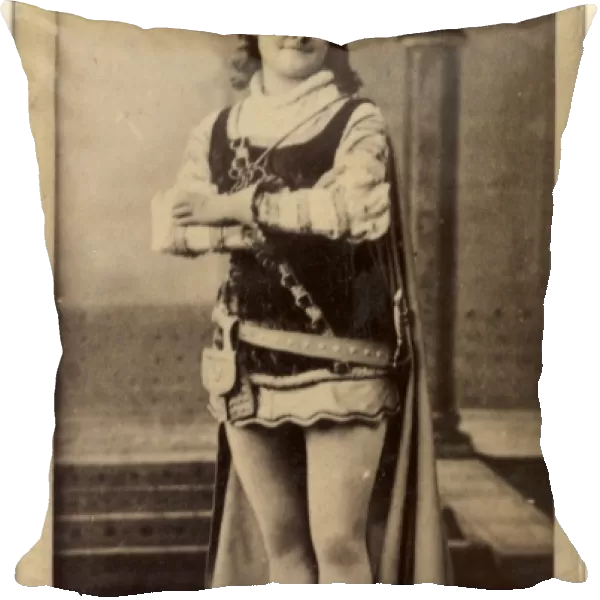 Card Number 320, Laura Burt, Actors, Actresses series, N145-3, issued, Duke Sons & Co