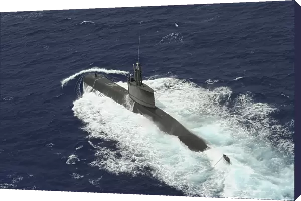 Republic of Korea submarine ROKS Lee Eokgi transits on the surface in Pearl Harbor