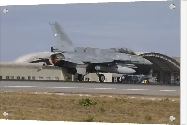 Chilean Air Force F-16D Block 50 takes-off from Natal Air Force Base