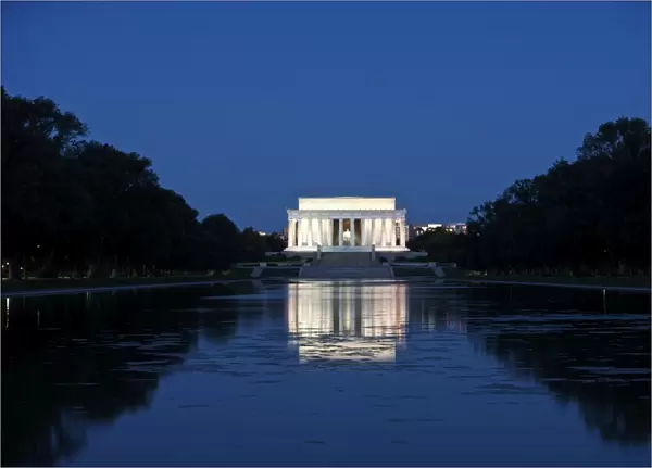 Lincoln Memorial reflection in pool, Washington D. C. USA