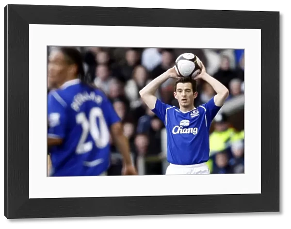 Everton's Leighton Baines Throws In at Goodison Park: FA Cup Quarterfinal Showdown vs Middlesbrough (08 / 09)