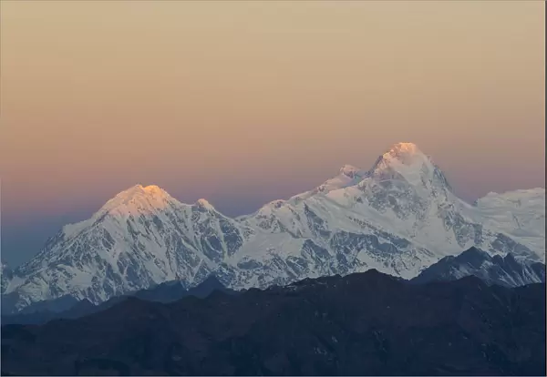 Manaslu range seen from Laurebinya, at sunrise, Laurebinya, Langtang - Gosaikund region