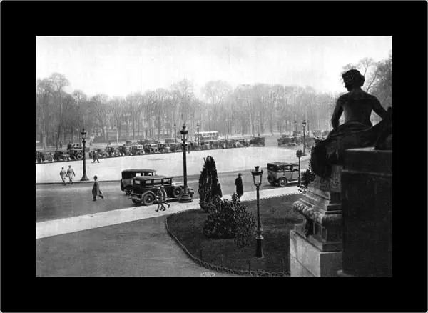 The Rond Point and Georges Clemenceau Place, Paris, 1931. Artist: Ernest Flammarion