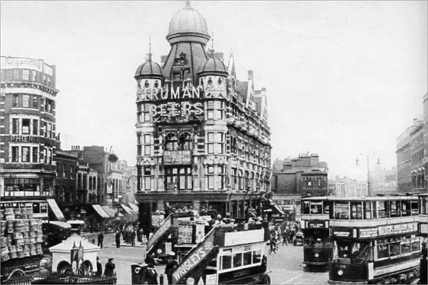 The Elephant and Castle, London, 1926-1927