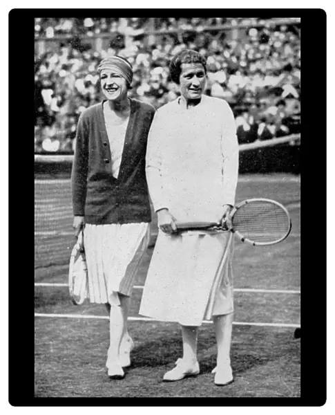 Suzanne Lenglen (left) and Elizabeth Ryan before their last singles match at Wimbledon, 1925