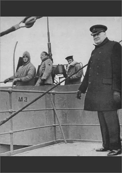 Mr Churchill with a British and American gun crew, 1943-44