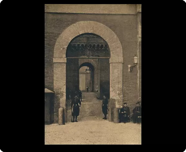 Roma - Entrance to the Vatican Palace, 1910