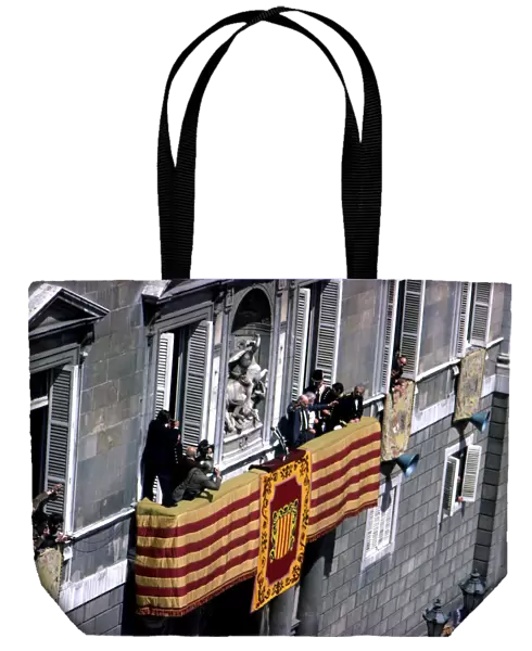 The President of the Generalitat, Josep Tarradellas on the balcony in the Plaza Sant