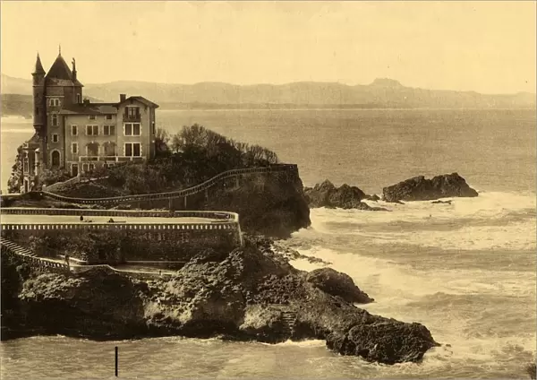 Biarritz - La Villa Belza et la Chaine des Pyrenees, c1930. Creator: Unknown