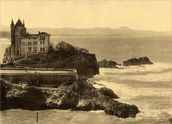 Biarritz - La Villa Belza et la Chaine des Pyrenees, c1930. Creator: Unknown