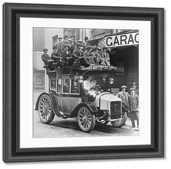 1913 Thames coach. Creator: Unknown