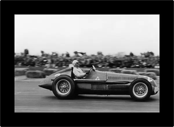 Alfa Romeo, Giuseppe Farina winner British Grand Prix at Silverstone 1950. Creator: Unknown