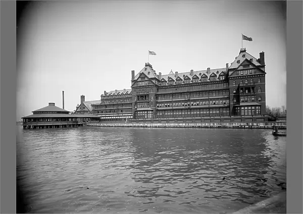 Hotel Chamberlin, Old Point Comfort, Va. 1902. Creator: Unknown