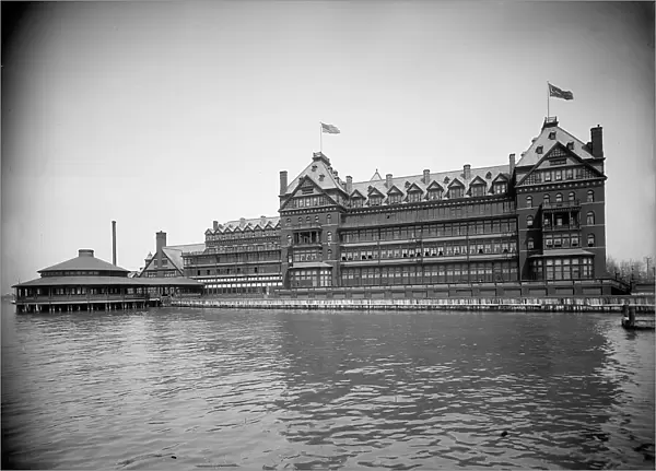 Hotel Chamberlin, Old Point Comfort, Va. 1902. Creator: Unknown